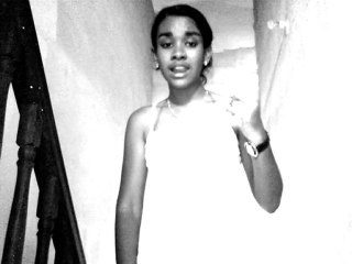 Monica singing One Time (acoustic) by JB