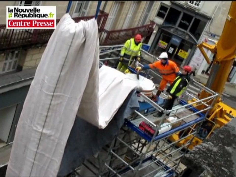 Travaux d'assainissement place Leclerc à Poitiers