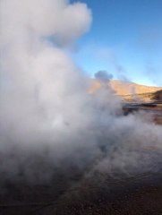 Geysers del Tatio en pleine éruption