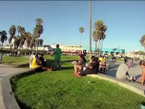 camera cachée: qui regarde les fesses des filles?