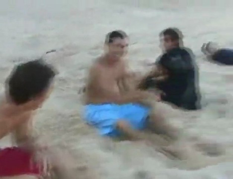 2006 Volcom House - training and surfing highlights