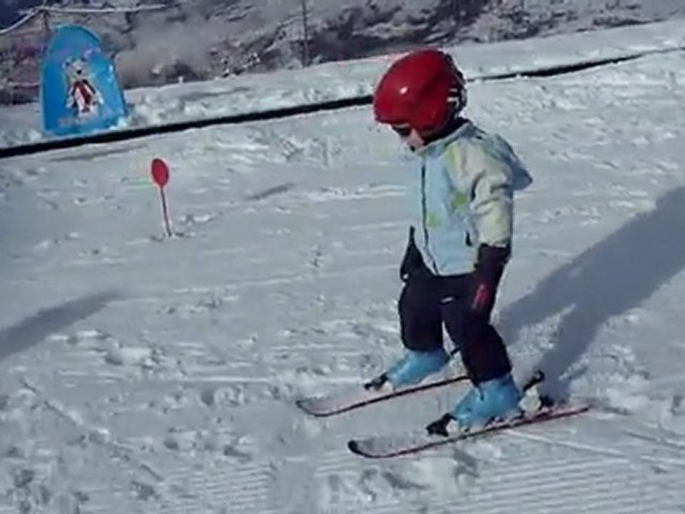noé 1ere glissade à ski 3