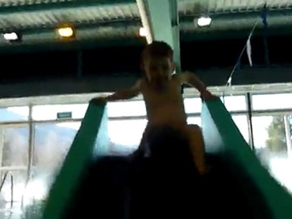 noé fait le parcour au bb nageur