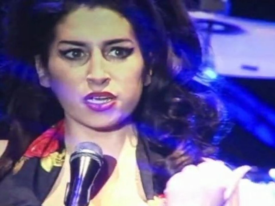 Exklusiv: Amy wird ausgebuht !