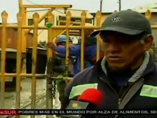 Minieros bolivianos explotan el Cerro Rico en duras condiciones
