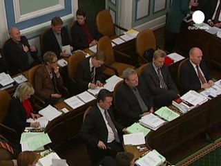 El parlamento islandés aprueba indemnizar a clientes...