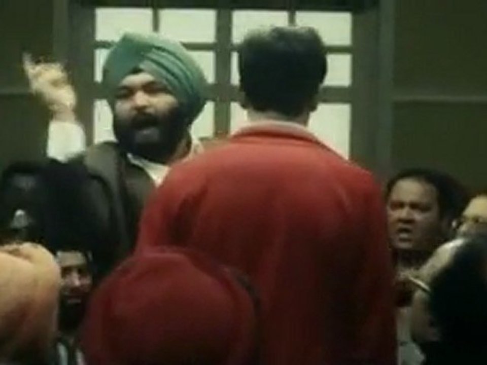 FilmyRules.Com - Patiala House (2011) DvdScr Pt 1