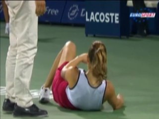 Une tenniswoman victime d'un malaise en plein match