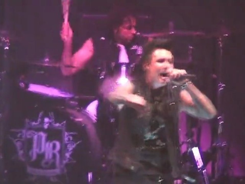 Papa Roach - between angels and insects - F.N -  T.O.C.'10