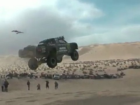 Robby Gordon Unleashing the Beast at Glamis!
