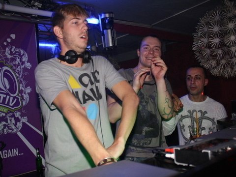 UNICUTT.TV: Spektre live @ Kollektiv Hannover 12.2.2011