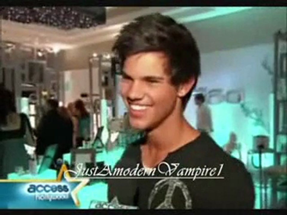 Taylor Lautner Shows Us His Body Exclusiv Interview