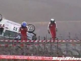 Incidente terribile ma piloti illesi