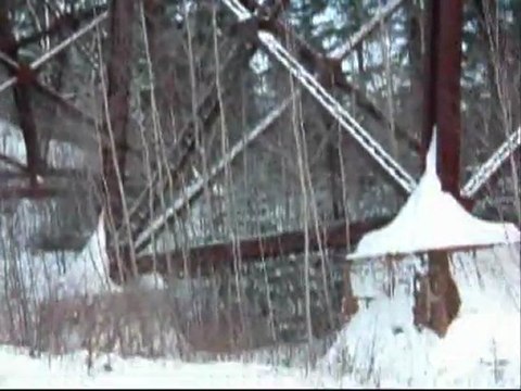 Cool Snowmobile Vacation Motel - Cheap Clean and Great Bar!