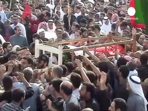 Bahrein, la polizia spara sui manifetanti, decine di feriti