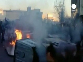 In piazza i sostenitori di Ahmadinejad