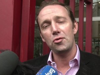 DSK arrive à Paris en vedette pour le G20