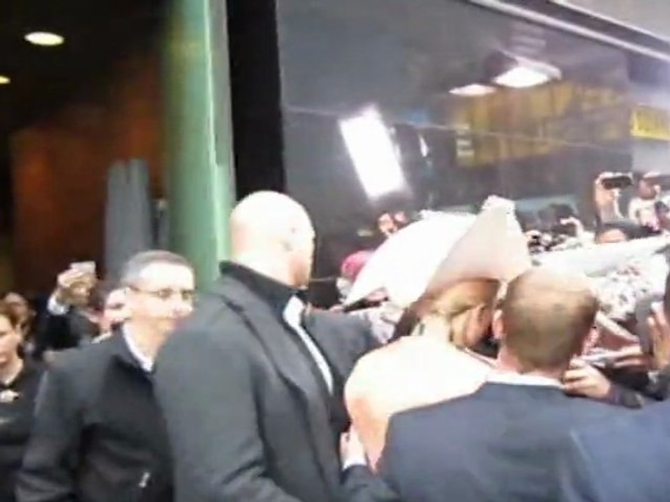 Exklusiv: Gagas Kondom-Outfit