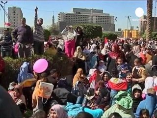 La rue égyptienne maintient la pression sur les militaires