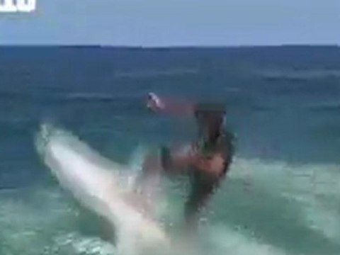 Australia's Surfing Life - surf lennox by yourself, win some new kicks and do some airs!