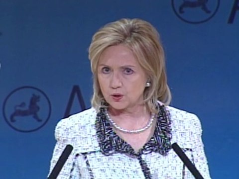 Clinton somme les talibans de couper les liens avec Al-Qaïda
