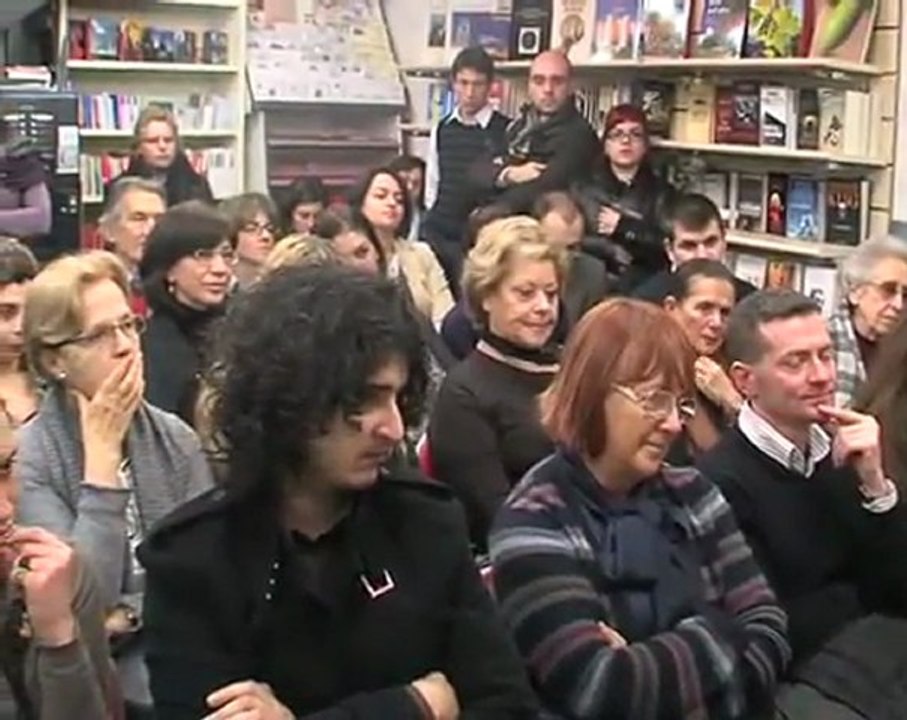 ANDRIA. Presentato il nuovo lavoro di Gianrico Carofiglio " Ne' qui ne' altrove, una notte a Bari"