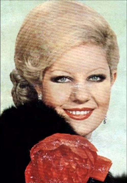 Emel Sayın - DUDAKLARINDA ARZU