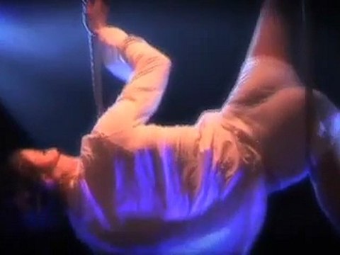 MEIKE SILJA -trapeze-presents Art agency Valentino