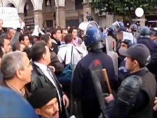 Police pounce on protests in Algiers