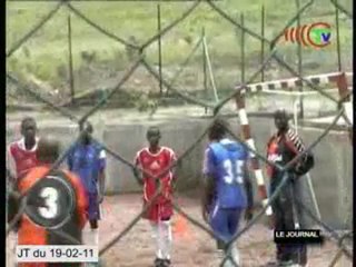 Visite des structures sportives par le ministre Ndolou