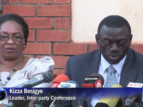 Besigye: opposition observers 'arrested' at polling stations