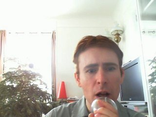 Wiwi égratigne "a natural woman"