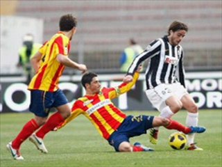 Lecce 2-0 Juventus : Buffon red-card