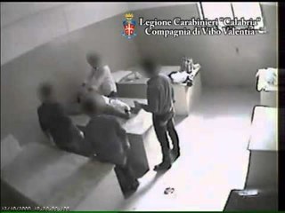 Vibo Valentia - Strappano dentiera ad un cadavere, quattro indagati