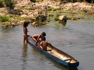 Jeux d'eau sur Don Det au Laos.