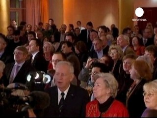 Merkel'in partisi kan kaybetti