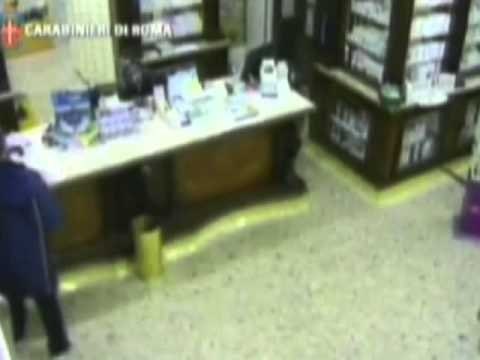 Roma - Rapina stessa farmacia 4 volte