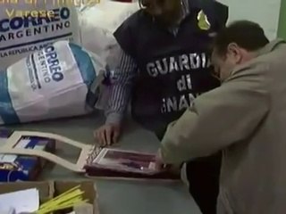 Varese - A Malpensa ritrovata cocaina negli album delle foto