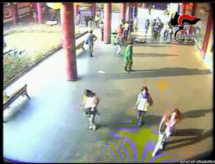 Roma - Lite alla Metro: pugno ad una donna