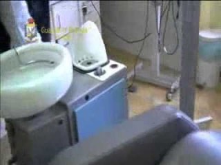 Firenze - La Guardia di Finanza nello studio di un falso dentista ottantenne