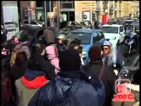 Napoli - Operatori sociali occupano il Maschio Angioino