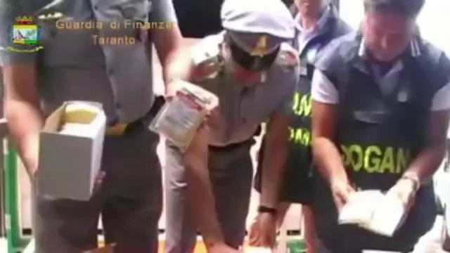 Taranto - 'Mozzarella cheese' falsa sequestrata dalla Guardia di Finanza