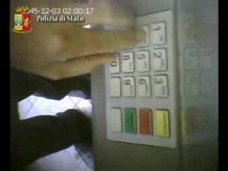 Pescara - Clonazione carte di credito, arrestati due bulgari