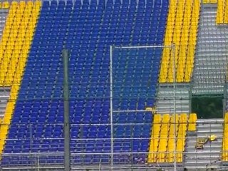 ACA Arles-Avignon les tribunes prennent forme.