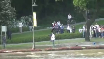 Polonia - Alluvioni, a Toruń il fiume Vistola rompe gli argini