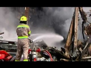 Thailandia - Il Central World di Bangkok devastato dalle fiamme 1