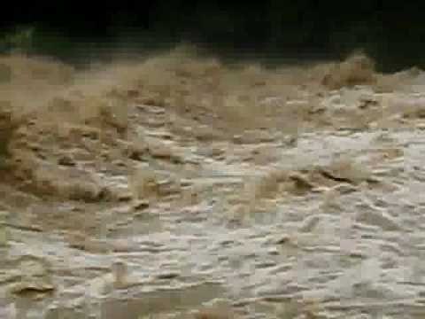 Polonia - Video amatoriale delle alluvioni - Węgierska Górka. rzeka Soła