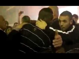 Malpensa - Balotelli si sente male tra i tifosi