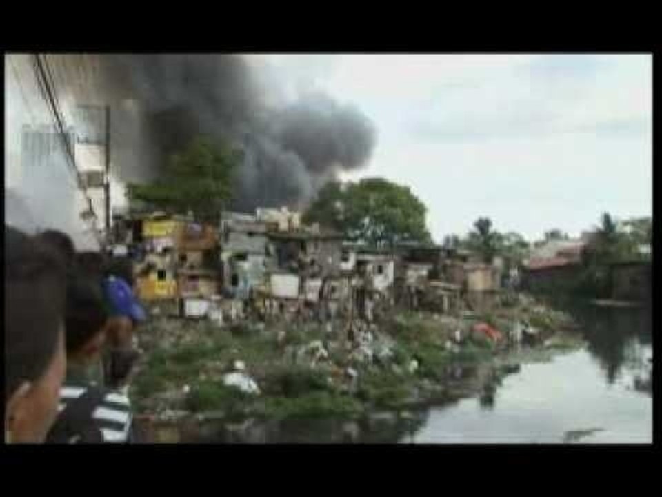 Manila - Incendio devasta intero quartiere