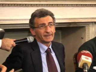 Bologna - Delbono lascia per il bene della città